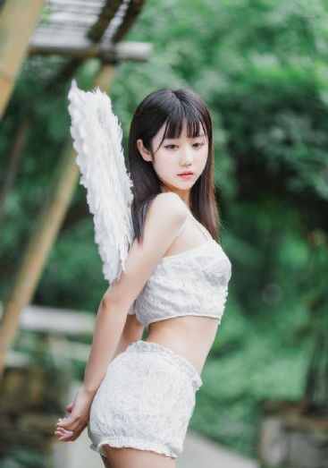 美女的奶罩裤衩一起脱_720HD高清在线观看