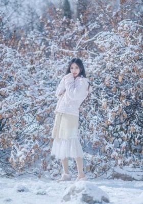 亚洲九草视频_720电影在线看